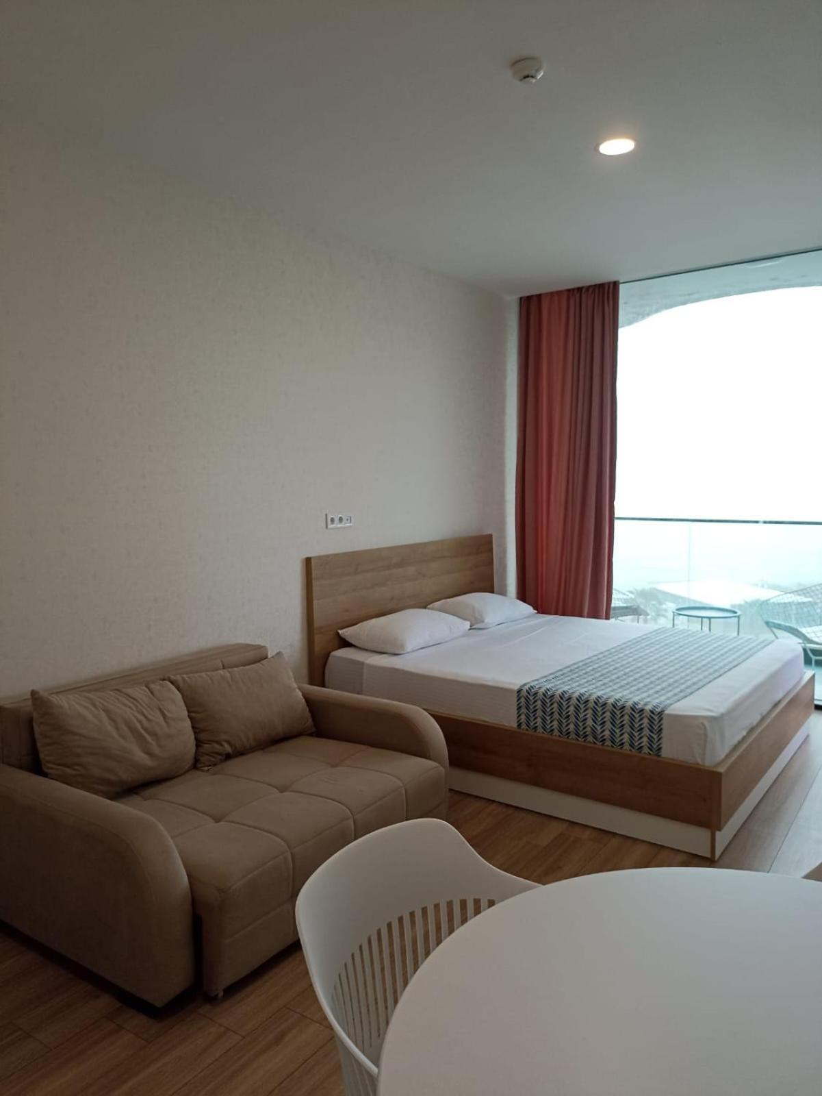 Hotel Navi Batumi Zewnętrze zdjęcie